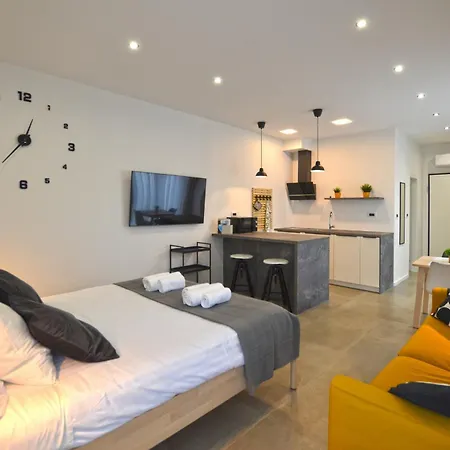 Black & White Studios Bale Extérieur photo