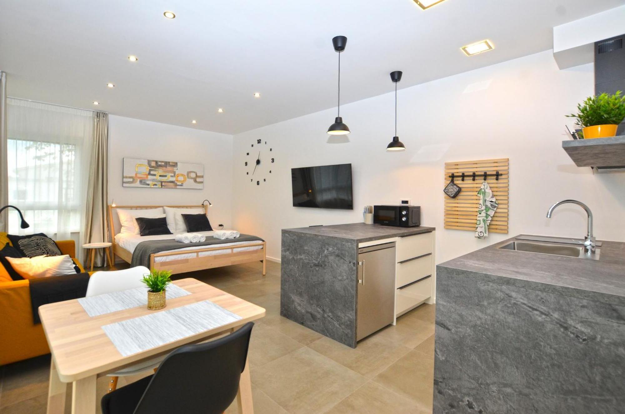 Black & White Apartment Bale